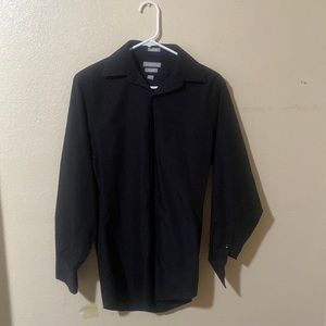 Van Heusen Fitted Collared button up (black)